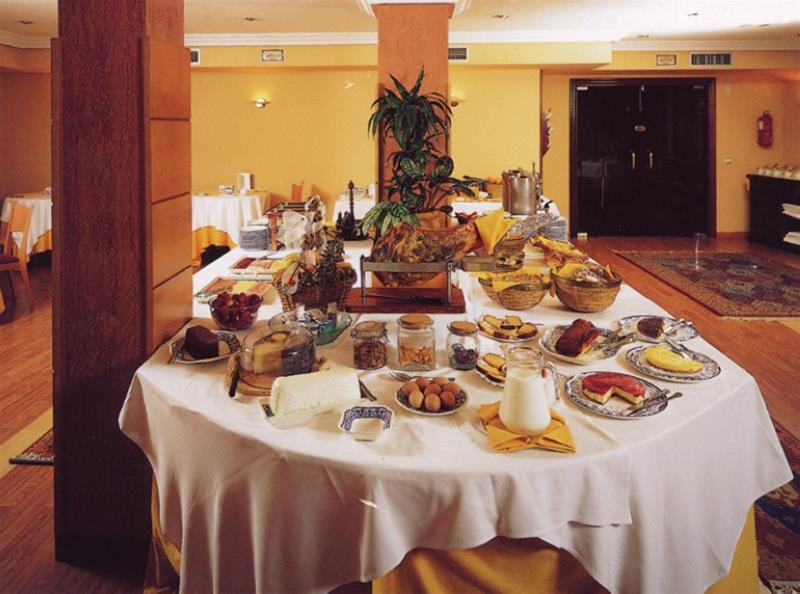 Hotel Gran Regente Oviedo Restaurant photo